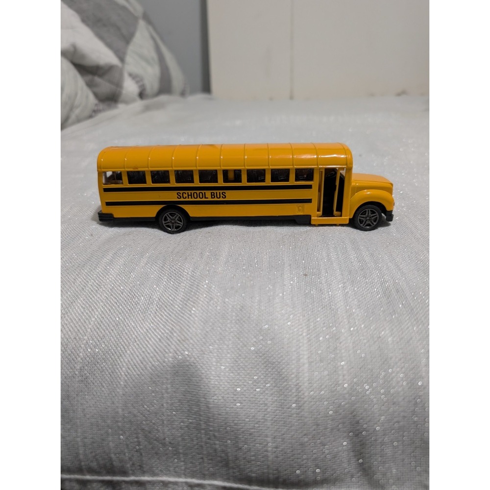 Yellow School Bus 8.5" Diecast Openable Doors Pullback Action‎ Kids Toy